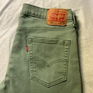 Levi’s Men Jeans Straight 514 - M: Soft Twill Jeans. Color: Loden Green